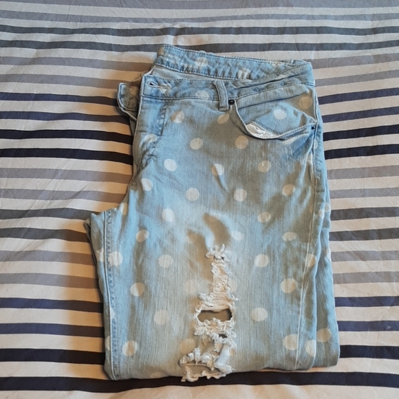 Jean's - Picture 3 of 3